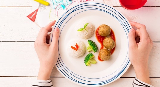 Чем кормить ребенка при поносе — примерное меню