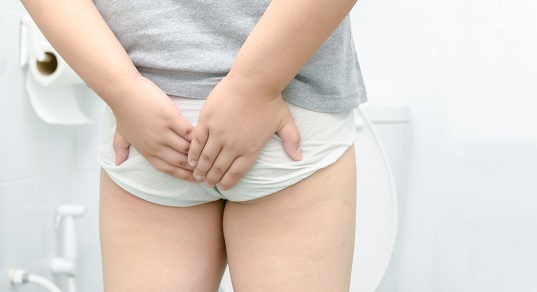 Кровь в стуле при запоре у ребенка