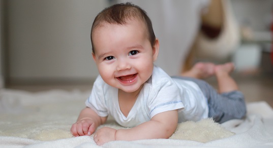 Развитие ребенка 6–7 месяцев: что меняется