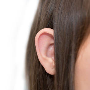 Как спрятать уши под волосами: лучше прически и стрижки
