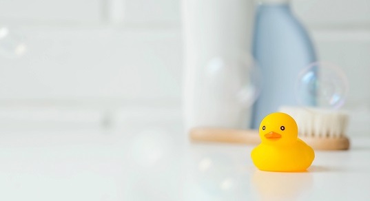 Можно ли купать ребенка при крапивнице