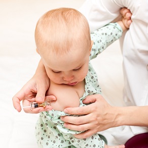 Что можно и нельзя делать ребенку после прививки