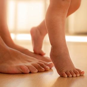 Развитие и режим дня ребенка в 10 месяцев